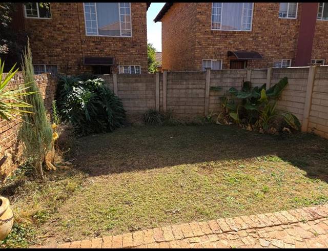 2 BEDROOM TOWNHOUSE FOR SALE IN ANNLIN